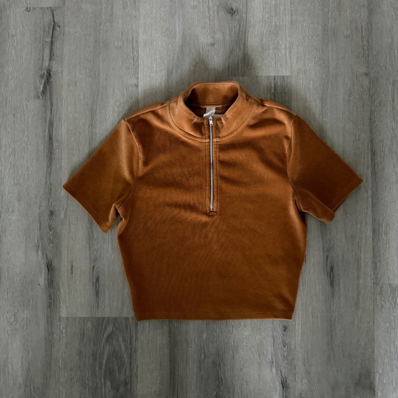 ALO Women’s Short Sleeve Cropped Plush Quarter Zip Top Size XS - Picture 1 of 5